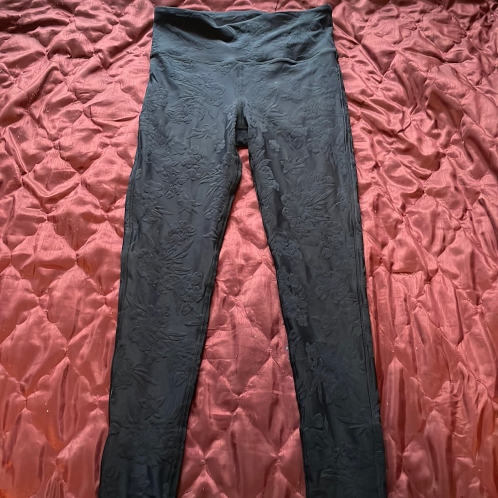 Black leggings with black flower pattern